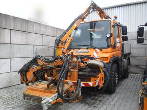 Zugmaschine Unimog 405/12 U 400