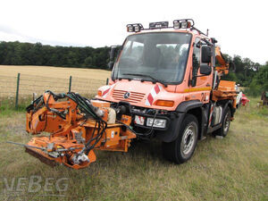 Zugmaschine Unimog 405/12 U400