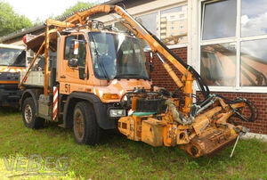 Zugmaschine Unimog 405/12 U 400