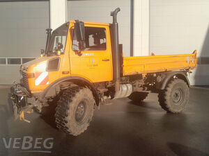 Zugmaschine Unimog 427