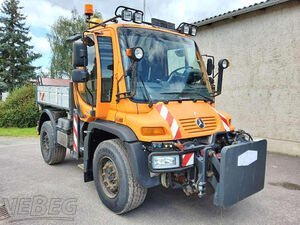Zugmaschine Unimog 405/12