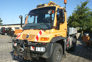 Zugmaschine Unimog 405/12 U 400