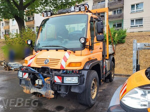 Zugmaschine Unimog 405/12