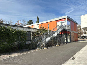 Containeranlage, bestehend aus: