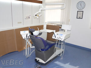 7 Stück Dental-Behandlungseinheiten: