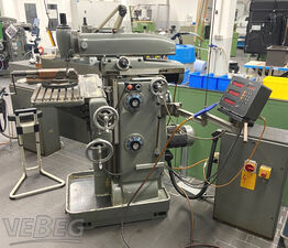 Universal-Werkzeugfräsmaschine Deckel FP2