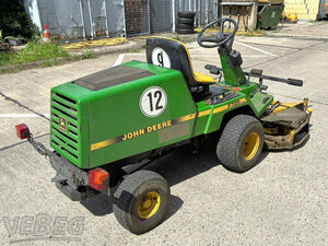 Aufsitzmäher John Deere F725