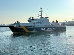 Zollboot Hiddensee mit Tochterboot Poel